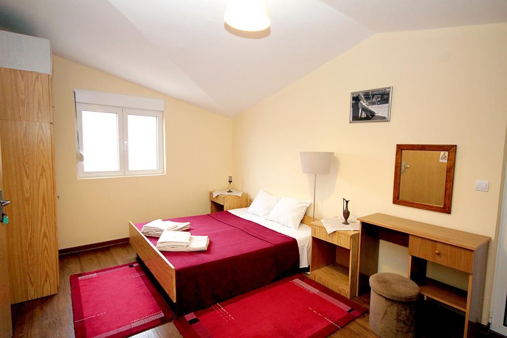 Apartmani Neda Bane Petrovac Quarto foto