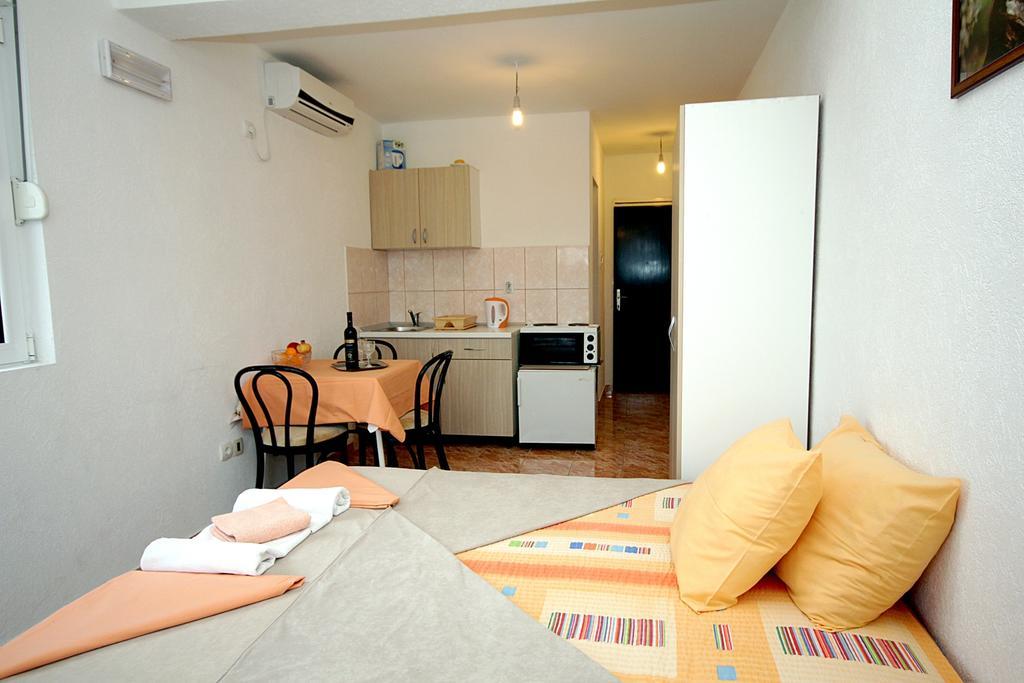 Apartmani Neda Bane Petrovac Quarto foto