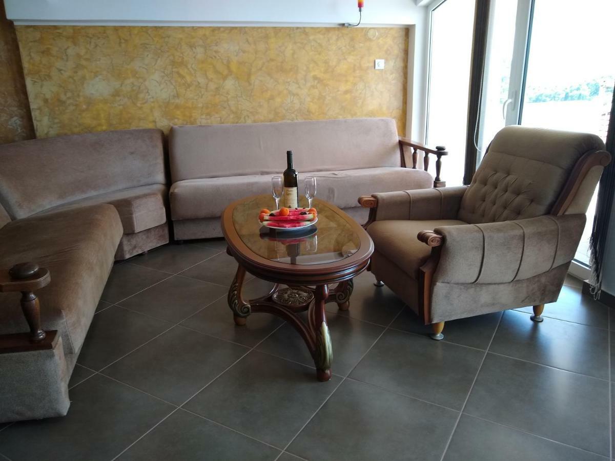 Apartmani Neda Bane Petrovac Exterior foto