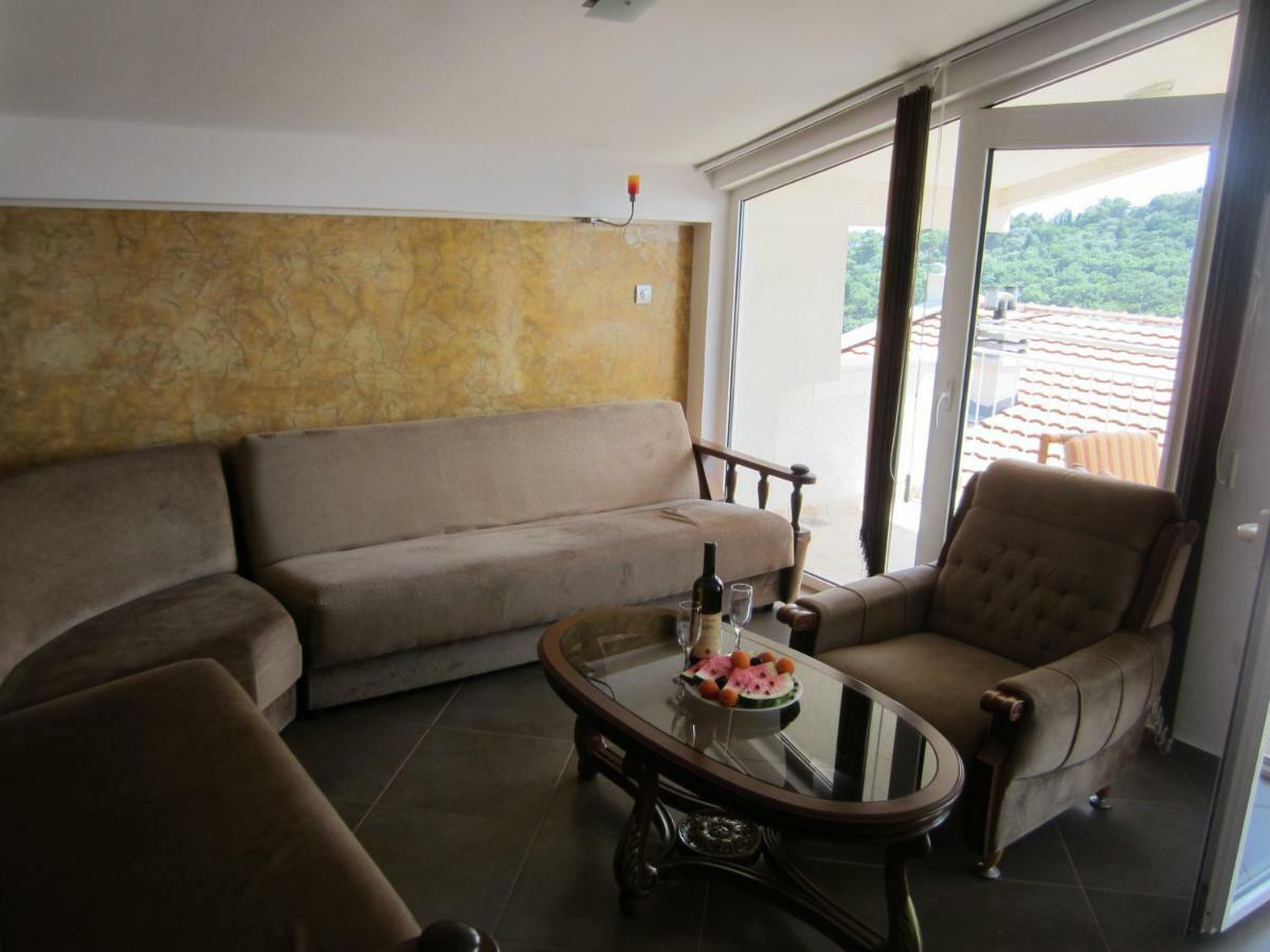 Apartmani Neda Bane Petrovac Exterior foto