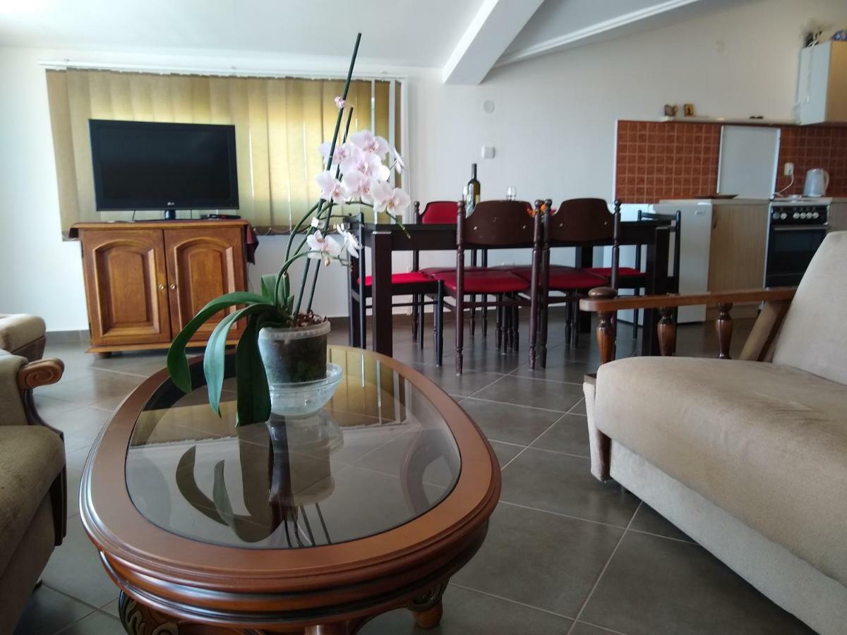 Apartmani Neda Bane Petrovac Exterior foto