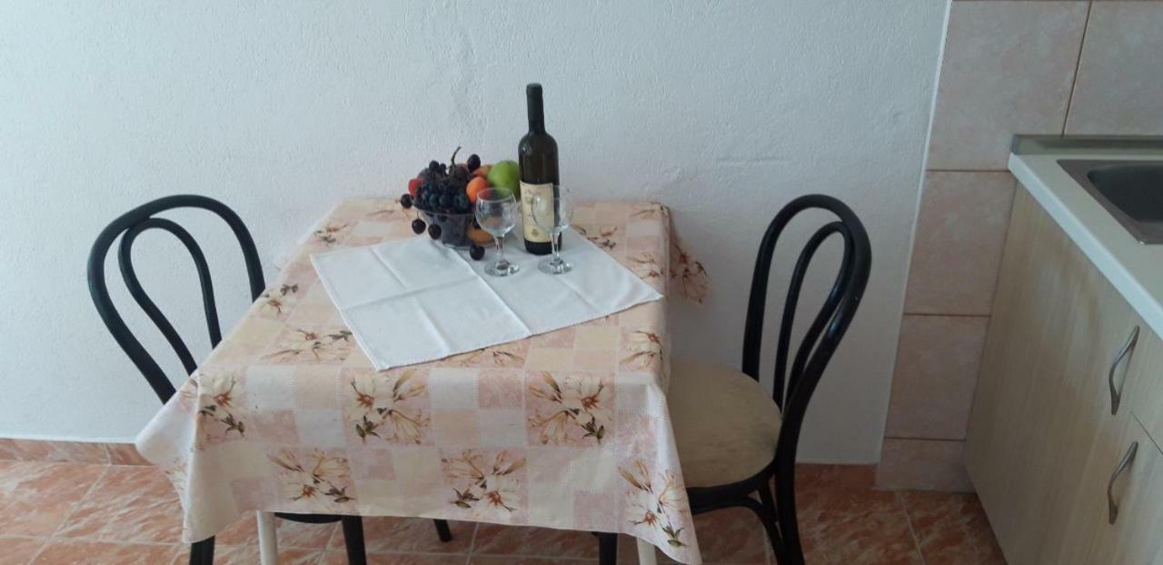 Apartmani Neda Bane Petrovac Exterior foto
